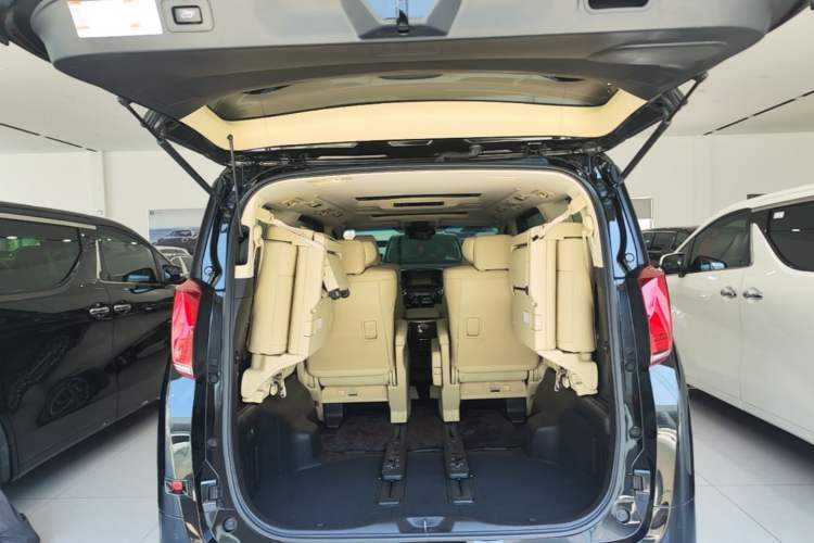 Used Toyota Alphard 2019 Dual-Engine 2.5L Luxury Edition Trunk