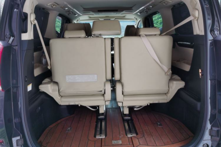 Used Toyota Alphard 2019 Dual-Engine 2.5L Luxury Edition Trunk