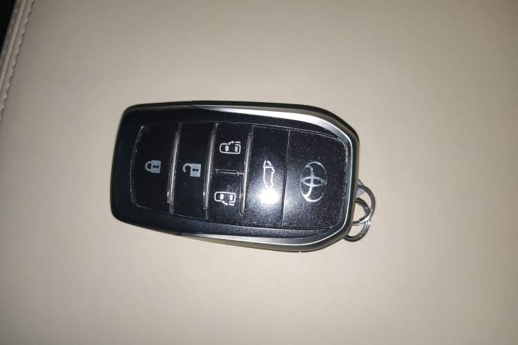 Used Toyota Alphard 2019 Dual-Engine 2.5L Prestige Edition Vehicle Key