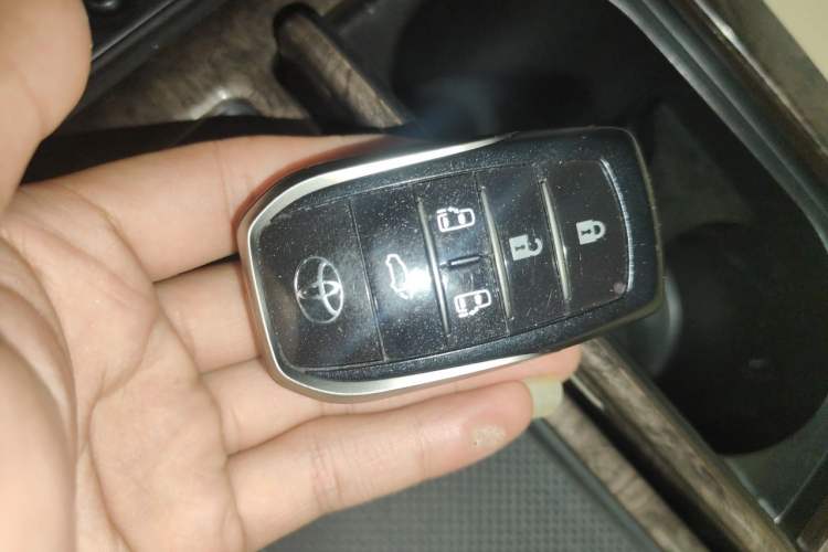 Used Toyota Alphard 2019 Dual-Engine 2.5L Prestige Edition Vehicle Key