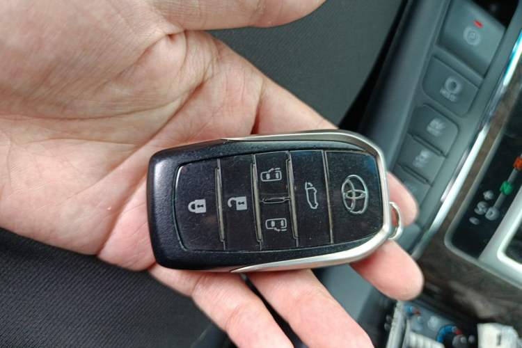 Used Toyota Alphard 2019 Dual-Engine 2.5L Prestige Edition Vehicle Key