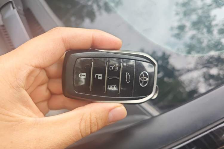 Used Toyota Alphard 2019 Dual-Engine 2.5L Prestige Edition Vehicle Key