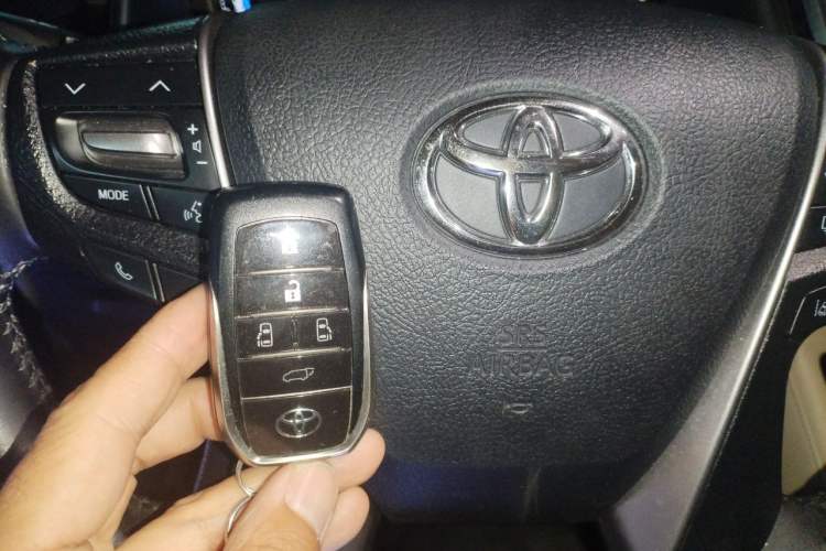 Used Toyota Alphard 2019 Dual-Engine 2.5L Luxury Edition Vehicle Key