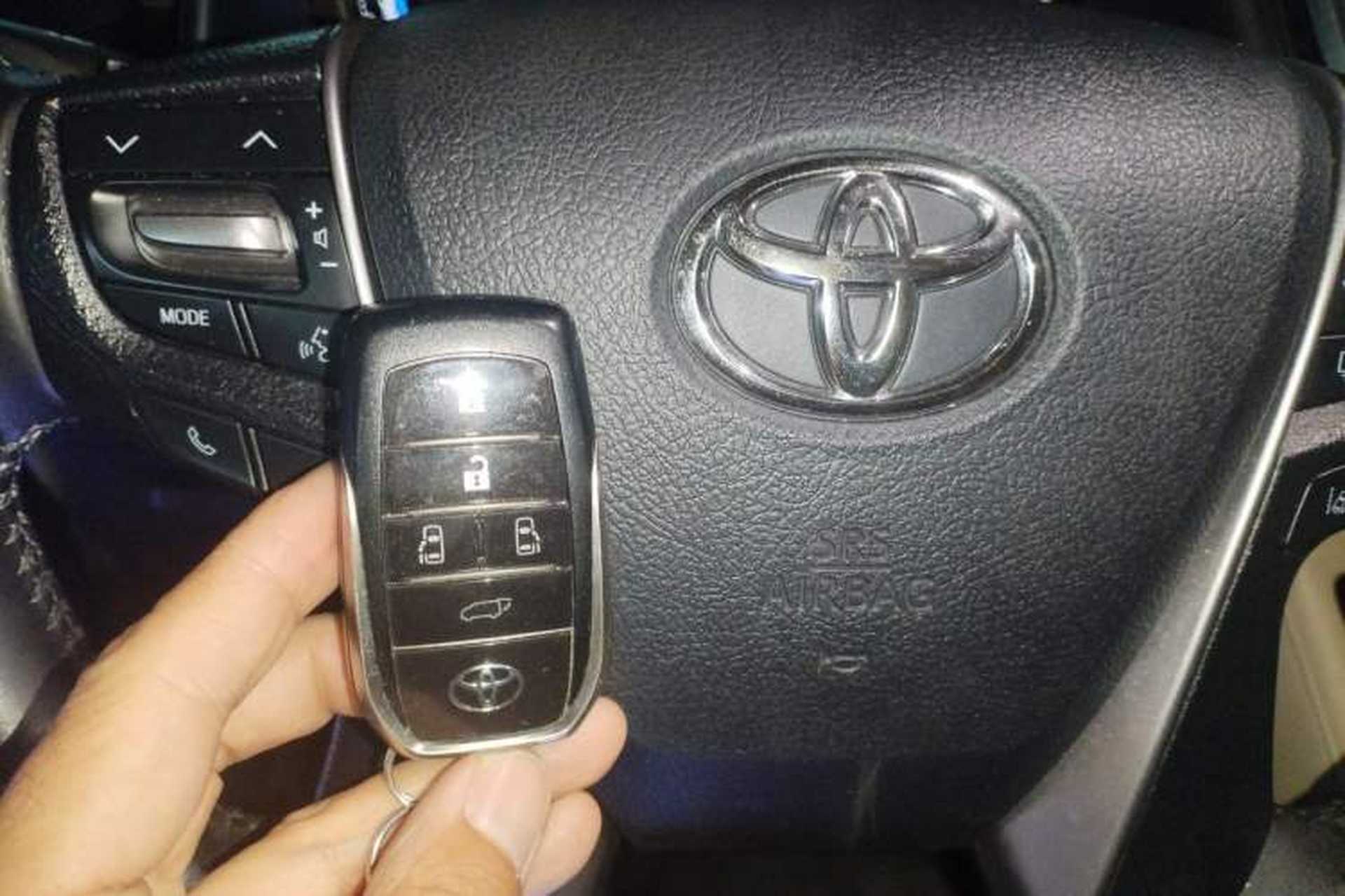 Used Toyota Alphard 2019 Dual-Engine 2.5L Luxury Edition Vehicle Key