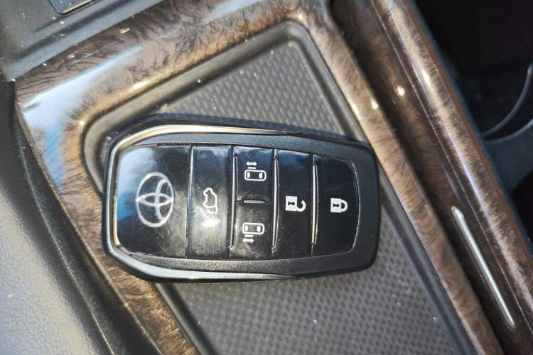 Used Toyota Alphard 2019 Dual-Engine 2.5L Prestige Edition Vehicle Key
