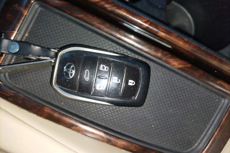 Used Toyota Alphard 2019 Dual-Engine 2.5L Luxury Edition Vehicle Key