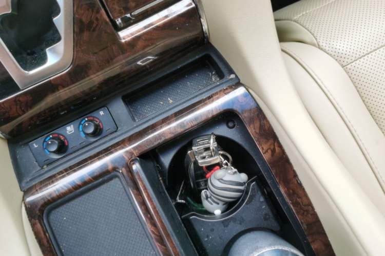Used Toyota Alphard 2019 Dual-Engine 2.5L Luxury Edition Vehicle Key
