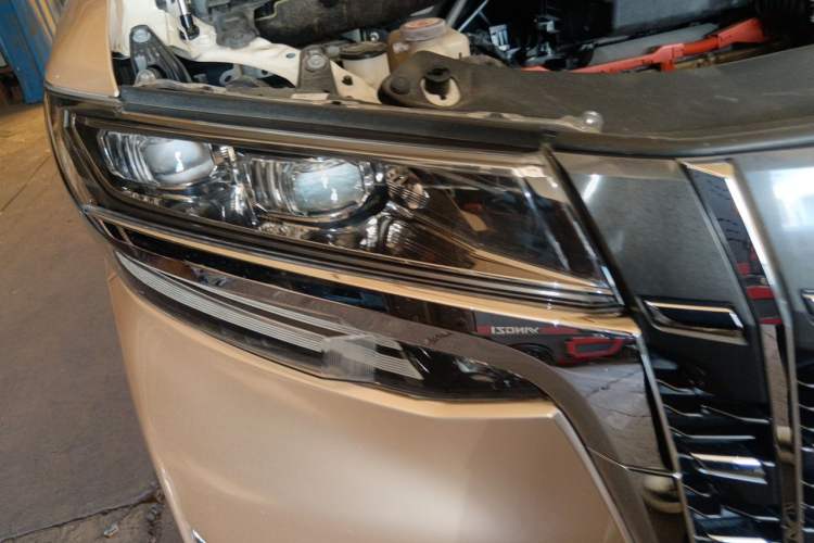 Used Toyota Alphard 2019 Dual-Engine 2.5L Prestige Edition Right Front Headlight