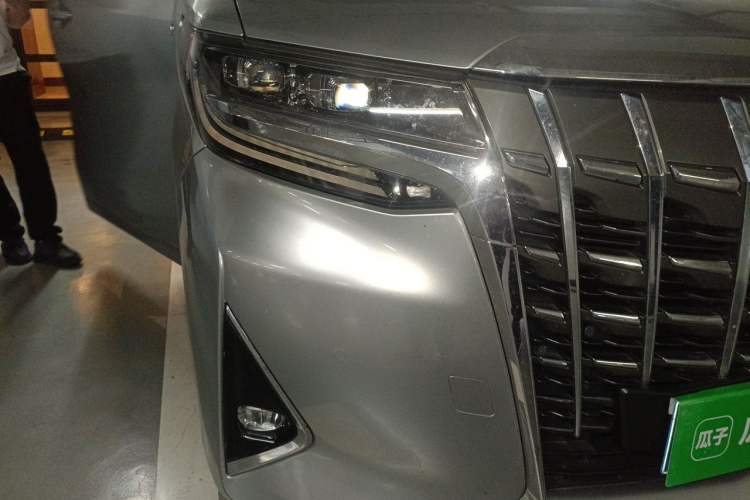 Used Toyota Alphard 2019 Dual-Engine 2.5L Prestige Edition Right Front Headlight