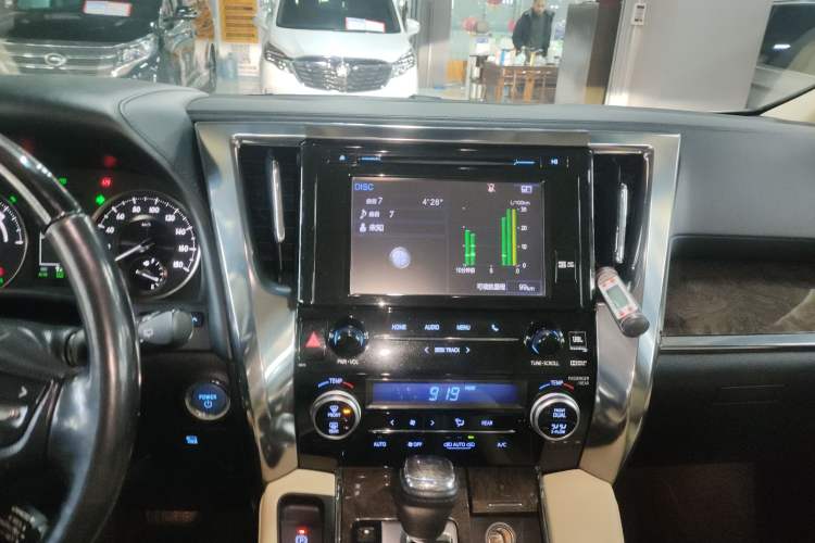 Used Toyota Alphard 2019 Dual-Engine 2.5L Prestige Edition Audio And AC Panel