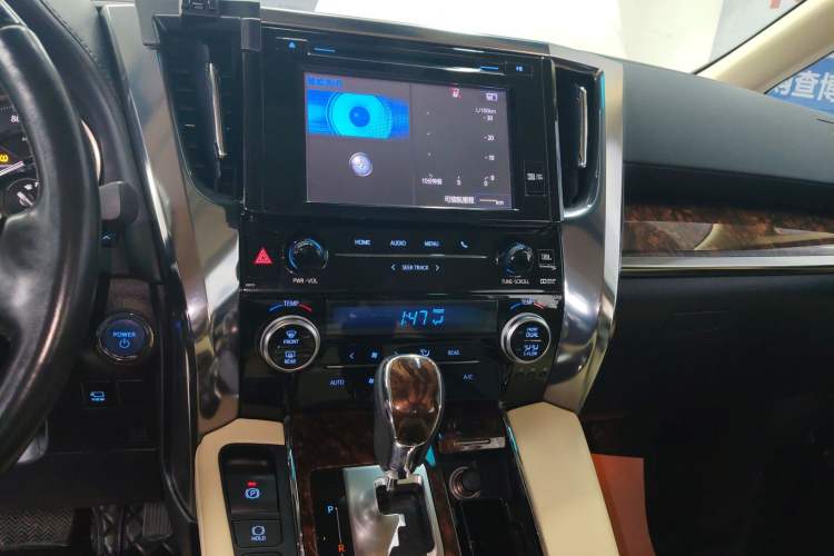 Used Toyota Alphard 2019 Dual-Engine 2.5L Luxury Edition Audio And AC Panel