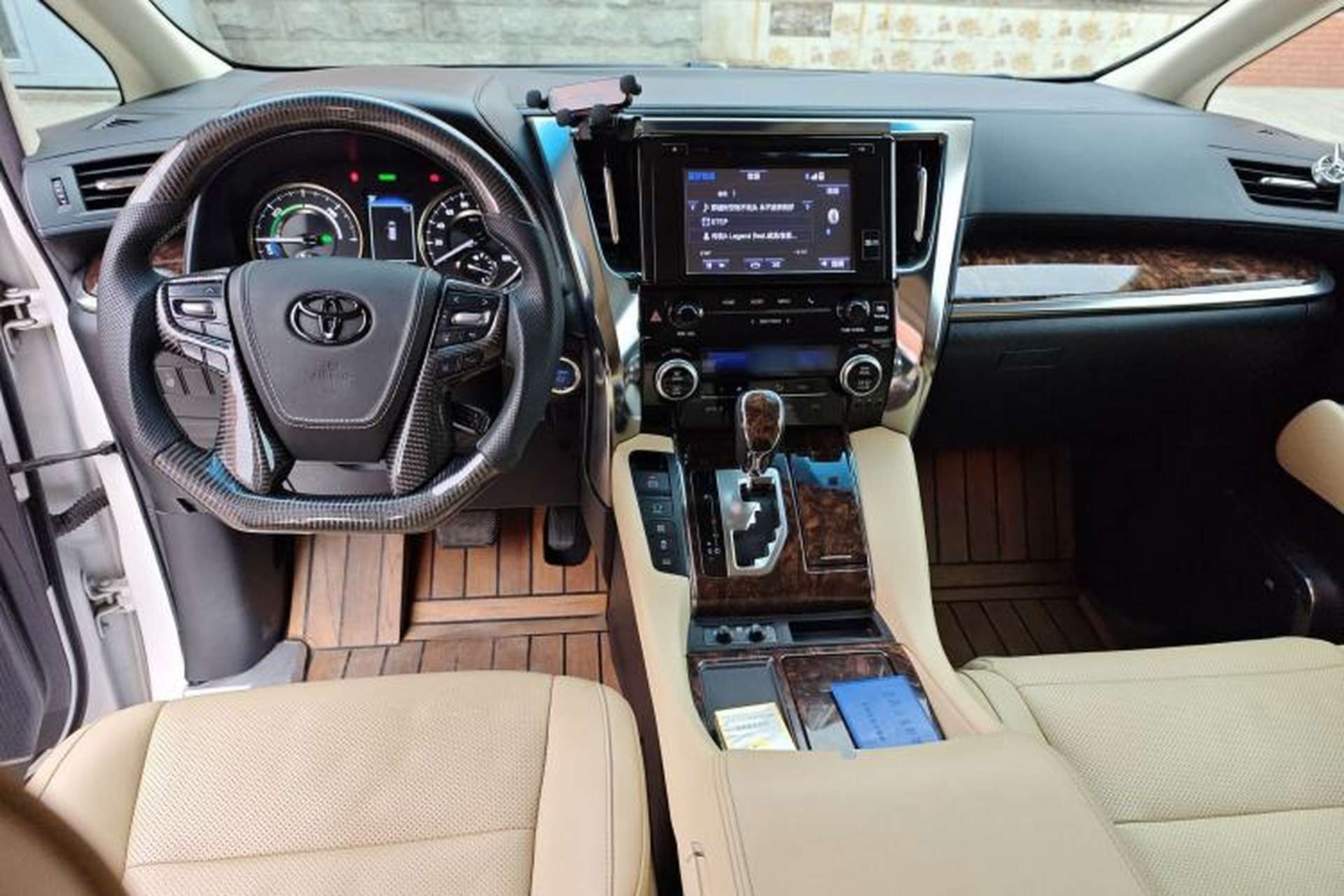 Used Toyota Alphard 2019 Dual-Engine 2.5L Luxury Edition Center Console