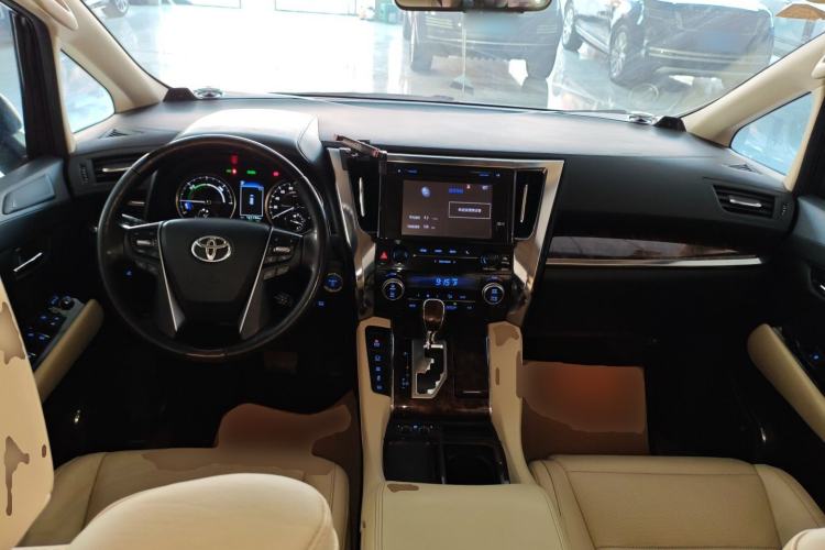 Used Toyota Alphard 2019 Dual-Engine 2.5L Luxury Edition Center Console