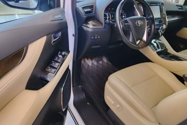 Used Toyota Alphard 2019 Dual-Engine 2.5L Luxury Edition Driver Seat