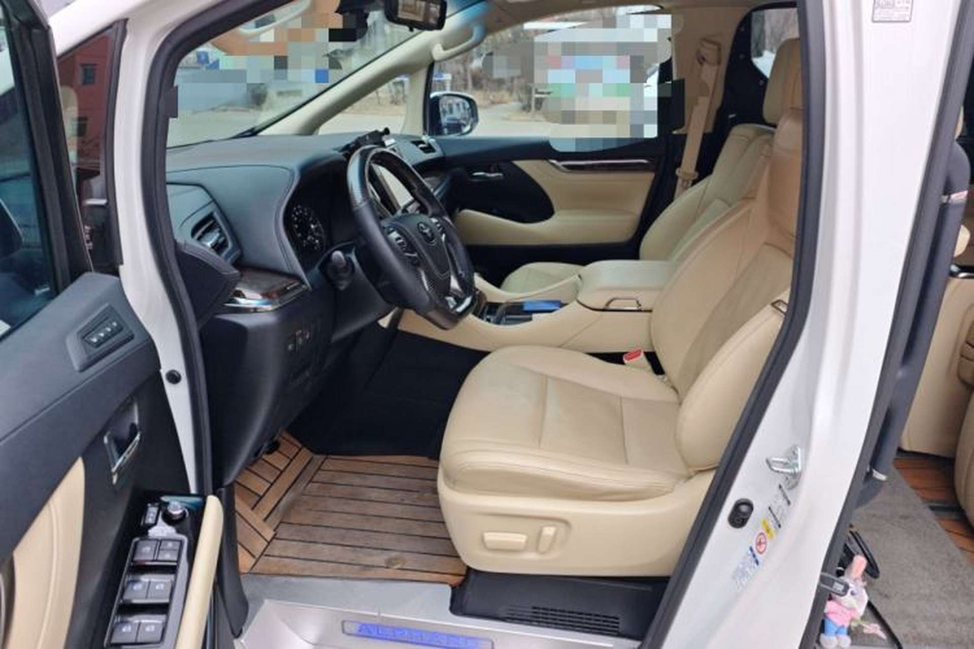 Used Toyota Alphard 2019 Dual-Engine 2.5L Luxury Edition Driver Seat