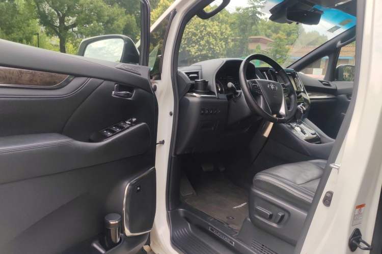 Used Toyota Alphard 2019 Dual-Engine 2.5L Prestige Edition Driver Seat