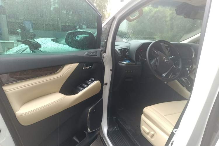 Used Toyota Alphard 2019 Dual-Engine 2.5L Luxury Edition Driver Seat