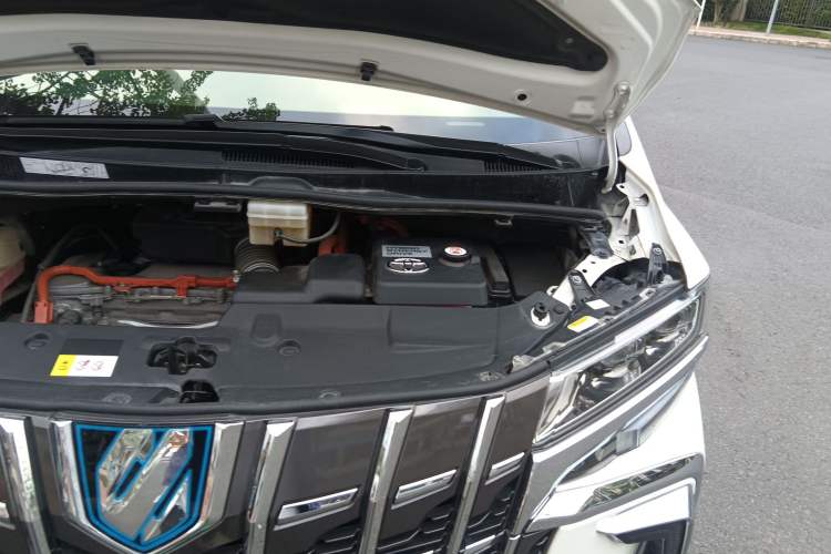 Used Toyota Alphard 2019 Dual-Engine 2.5L Luxury Edition Engine Bay Left