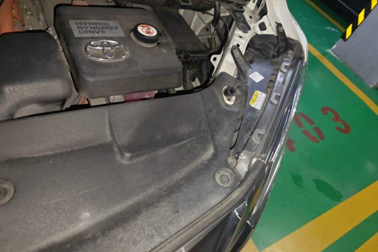 Used Toyota Alphard 2019 Dual-Engine 2.5L Luxury Edition Engine Bay Left