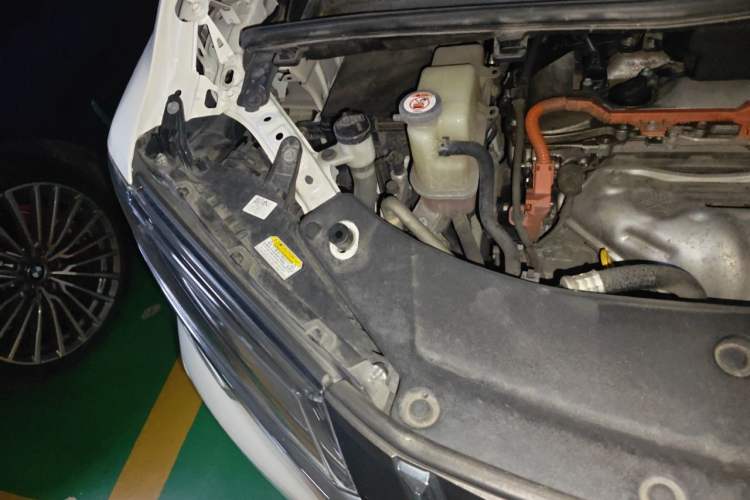 Used Toyota Alphard 2019 Dual-Engine 2.5L Luxury Edition Engine Bay Right