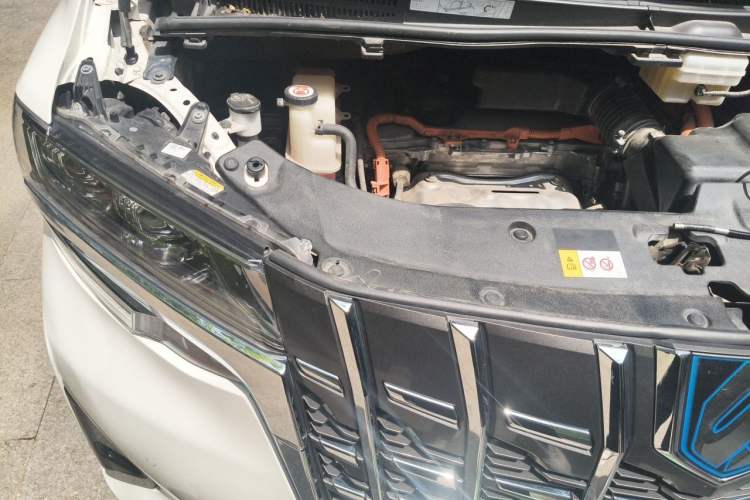 Used Toyota Alphard 2019 Dual-Engine 2.5L Luxury Edition Engine Bay Right
