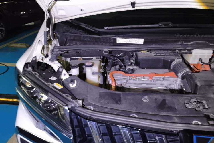 Used Toyota Alphard 2019 Dual-Engine 2.5L Prestige Edition Engine Bay Right