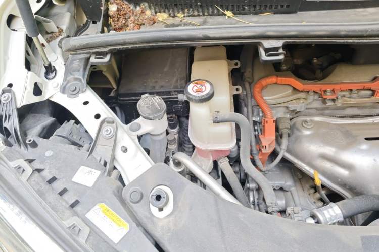 Used Toyota Alphard 2019 Dual-Engine 2.5L Prestige Edition Engine Bay Right