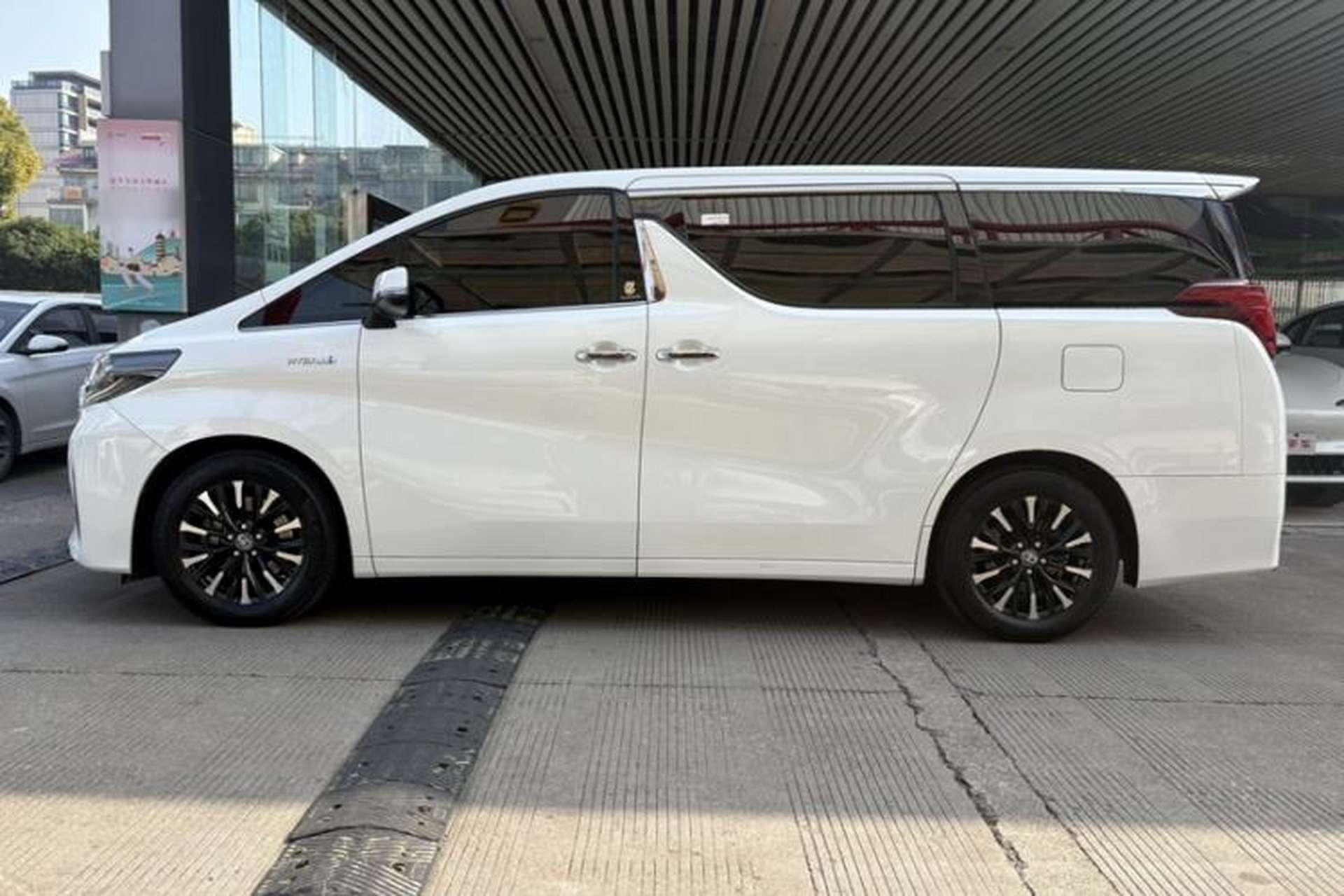 Used Toyota Alphard 2019 Dual-Engine 2.5L Prestige Edition Exterior 1