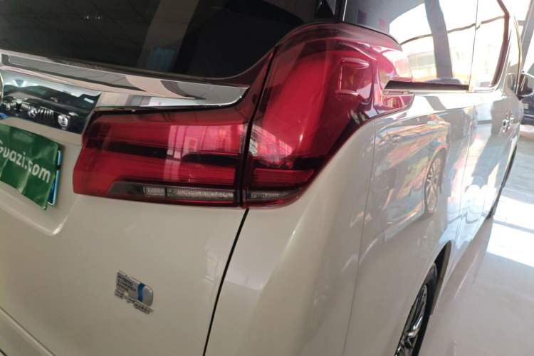 Used Toyota Alphard 2019 Dual-Engine 2.5L Luxury Edition Exterior 2