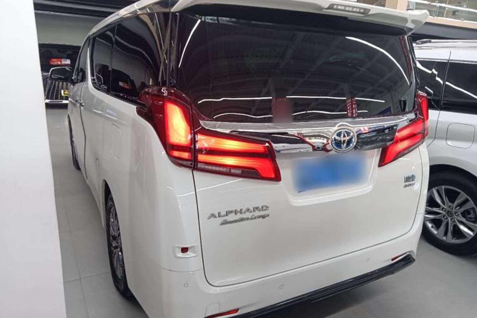 Used Toyota Alphard 2019 Dual-Engine 2.5L Prestige Edition Exterior 2
