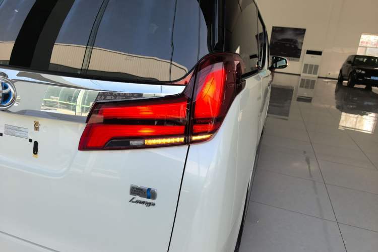 Used Toyota Alphard 2019 Dual-Engine 2.5L Prestige Edition Exterior 3