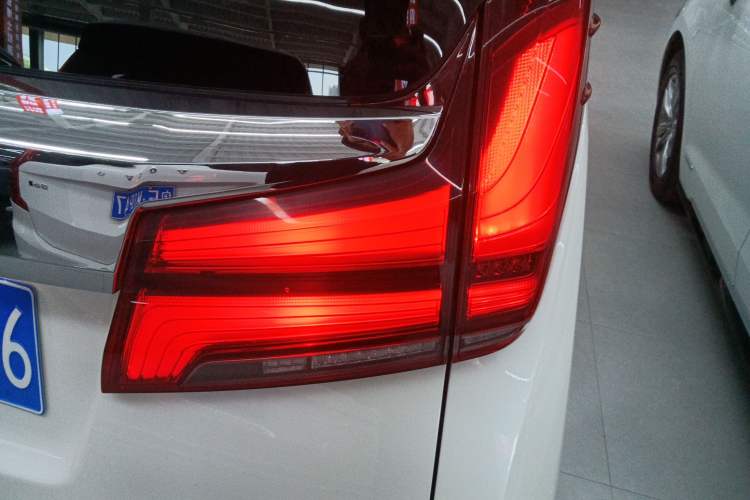 Used Toyota Alphard 2019 Dual-Engine 2.5L Prestige Edition Exterior 3