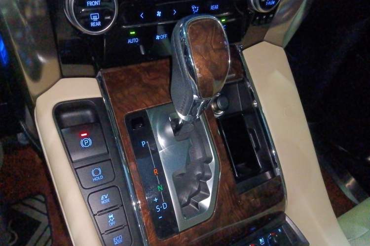 Used Toyota Alphard 2019 Dual-Engine 2.5L Luxury Edition Gear Lever
