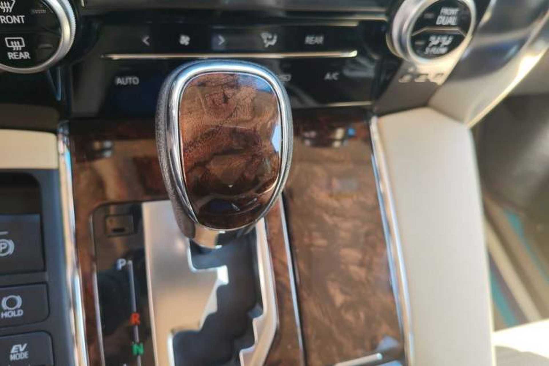 Used Toyota Alphard 2019 Dual-Engine 2.5L Luxury Edition Gear Lever