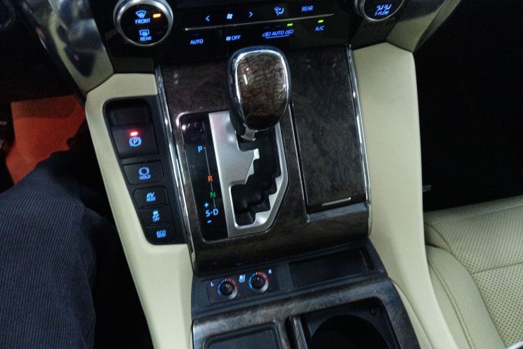 Used Toyota Alphard 2019 Dual-Engine 2.5L Luxury Edition Gear Lever