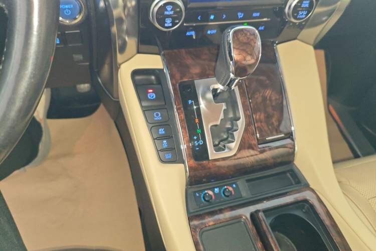 Used Toyota Alphard 2019 Dual-Engine 2.5L Luxury Edition Gear Lever