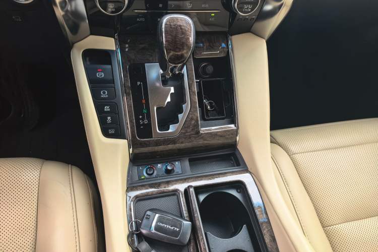 Used Toyota Alphard 2019 Dual-Engine 2.5L Prestige Edition Gear Lever