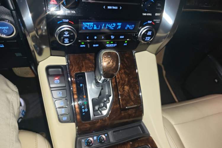 Used Toyota Alphard 2019 Dual-Engine 2.5L Luxury Edition Gear Lever