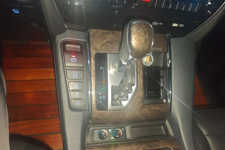 Used Toyota Alphard 2019 Dual-Engine 2.5L Prestige Edition Gear Lever