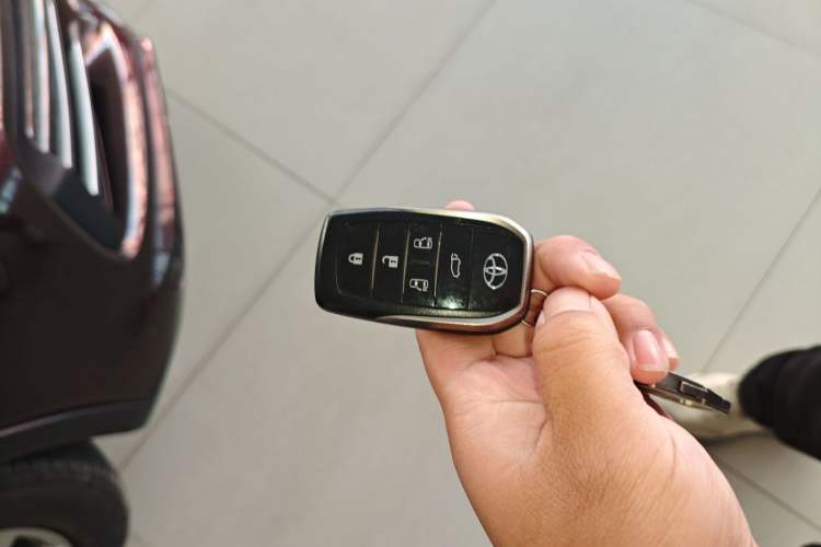 Used Toyota Alphard 2019 Dual-Engine 2.5L Luxury Edition Interior 1