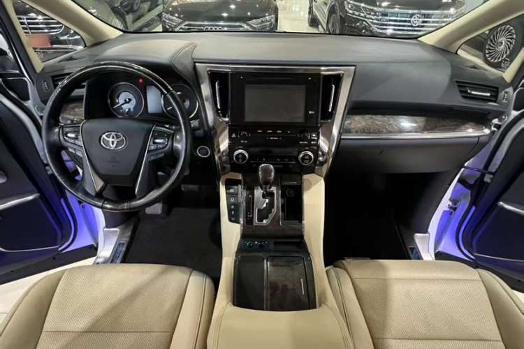 Used Toyota Alphard 2019 Dual-Engine 2.5L Prestige Edition Interior 2