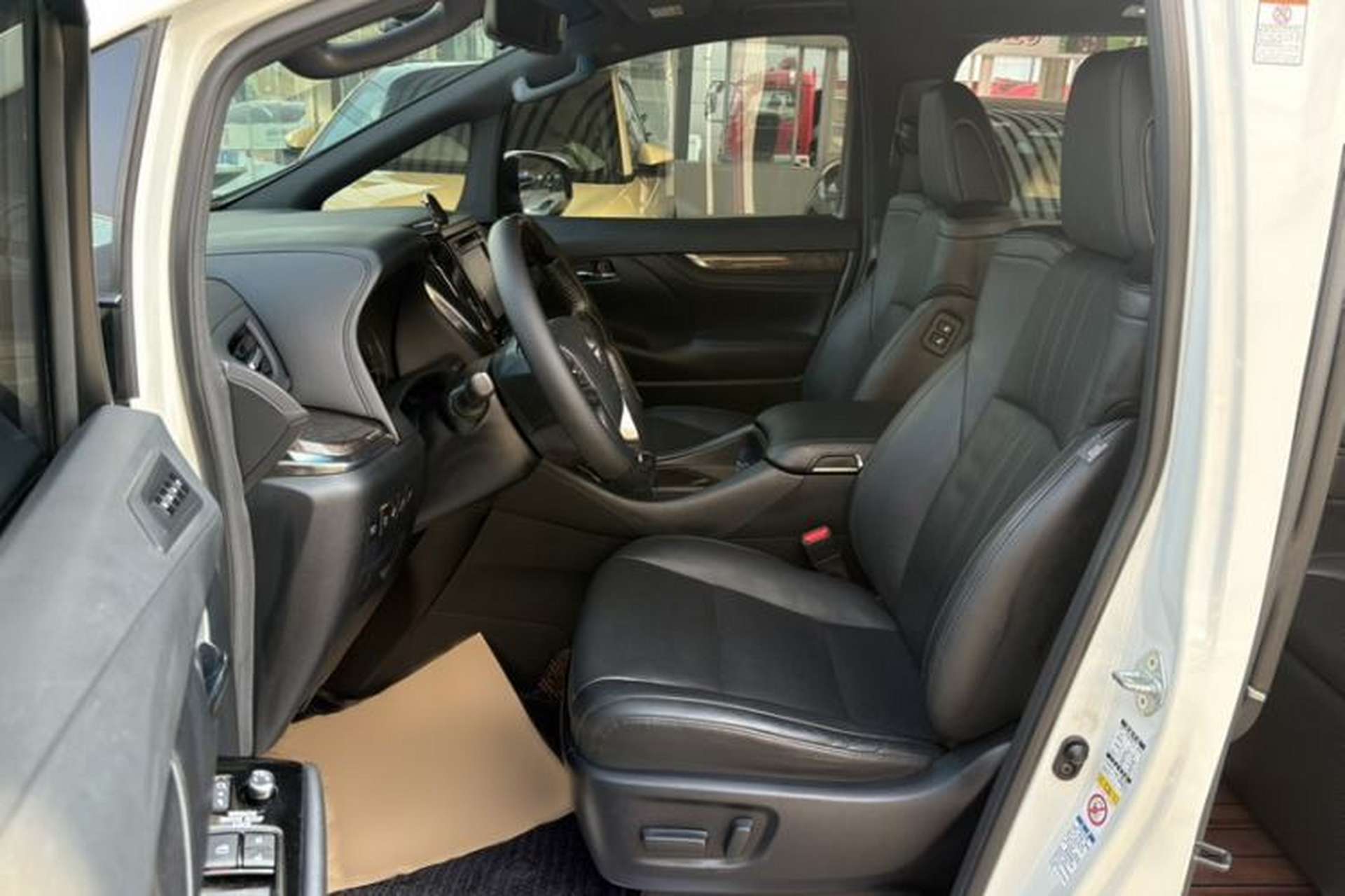 Used Toyota Alphard 2019 Dual-Engine 2.5L Prestige Edition Interior 2