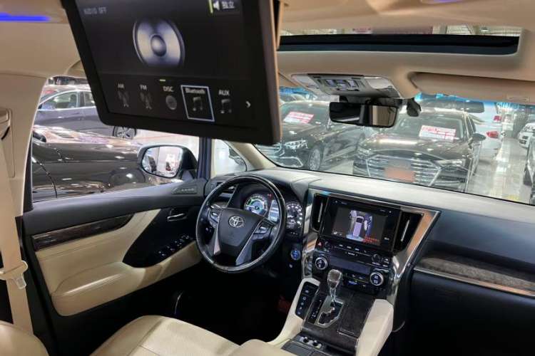 Used Toyota Alphard 2019 Dual-Engine 2.5L Prestige Edition Interior 3