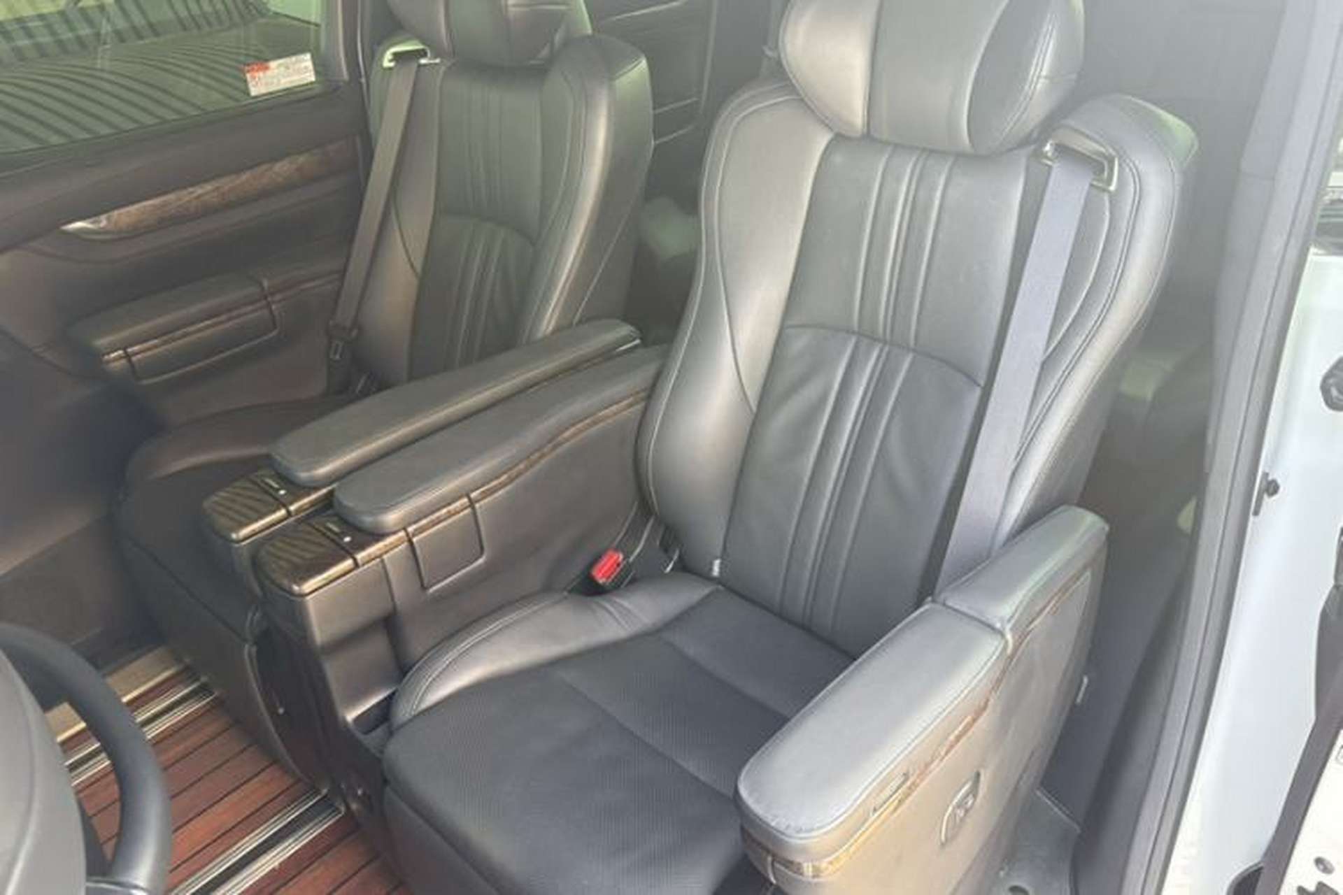 Used Toyota Alphard 2019 Dual-Engine 2.5L Prestige Edition Interior 3