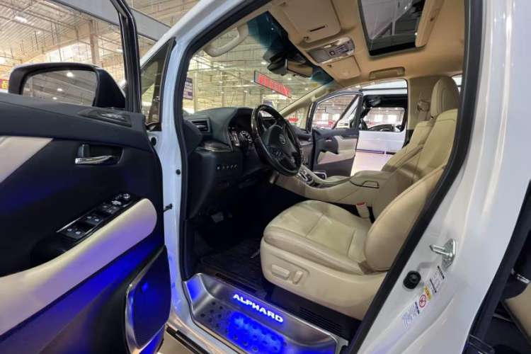 Used Toyota Alphard 2019 Dual-Engine 2.5L Prestige Edition Interior 7
