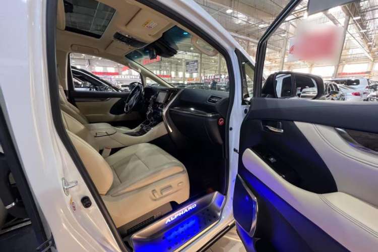Used Toyota Alphard 2019 Dual-Engine 2.5L Prestige Edition Interior 9