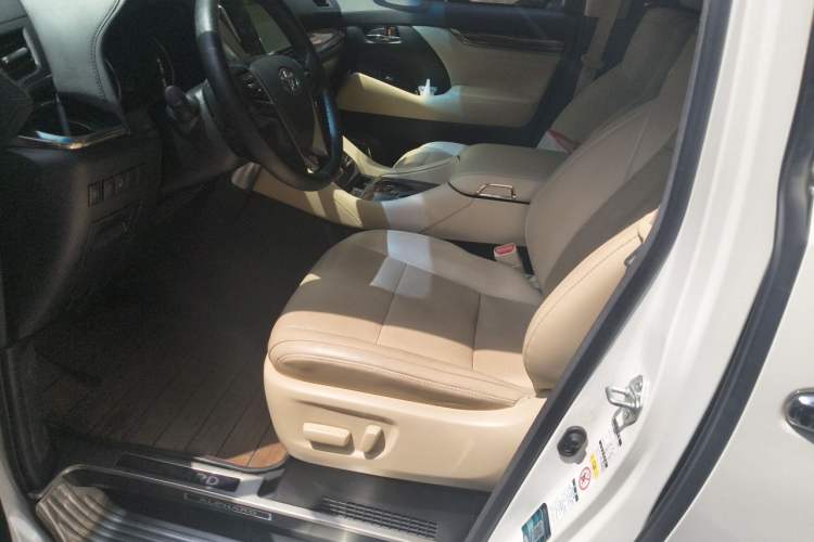 Used Toyota Alphard 2019 Dual-Engine 2.5L Luxury Edition Left Front Seat