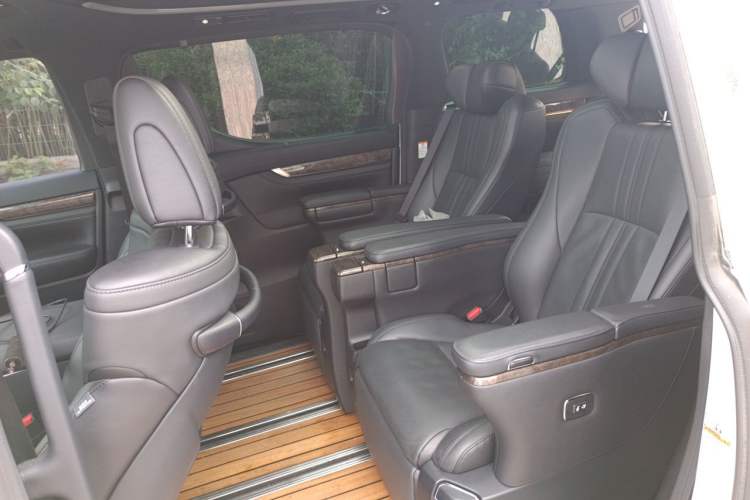 Used Toyota Alphard 2019 Dual-Engine 2.5L Prestige Edition Left Rear Seat