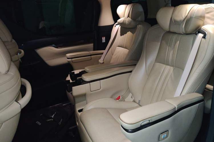 Used Toyota Alphard 2019 Dual-Engine 2.5L Prestige Edition Left Rear Seat