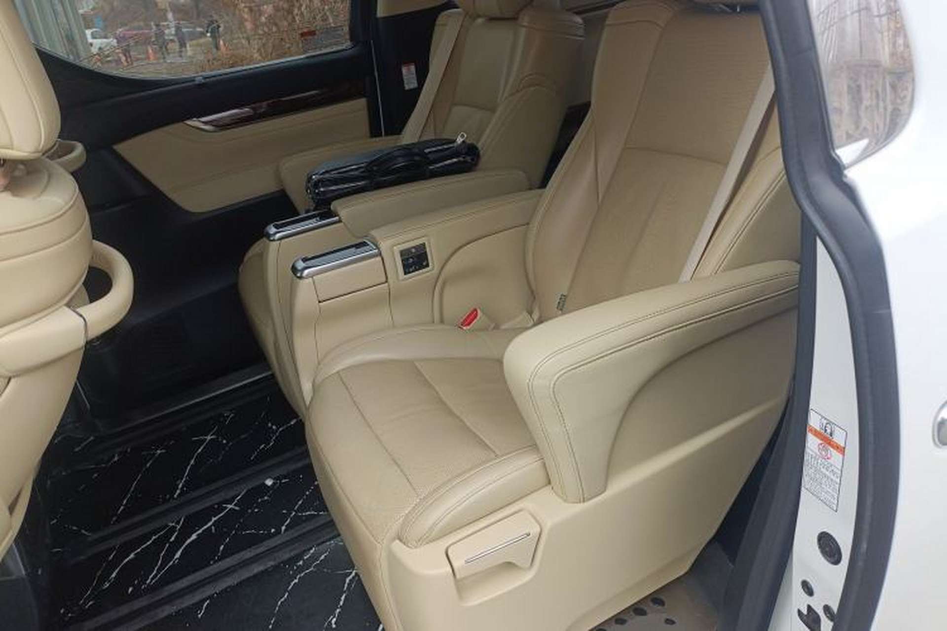 Used Toyota Alphard 2019 Dual-Engine 2.5L Luxury Edition Left Rear Seat